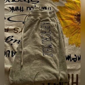abercrombie sweatpants size medium